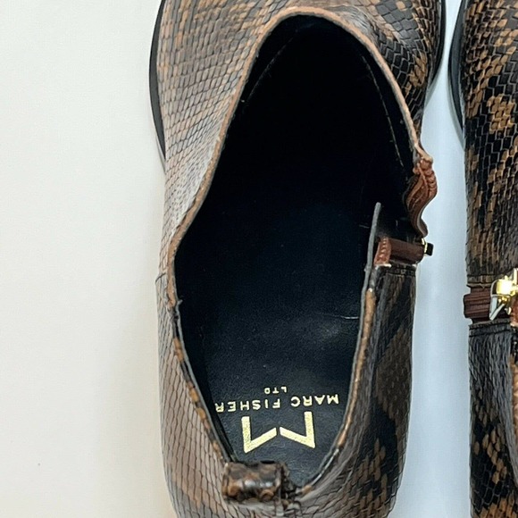 Marc Fisher Obrra tan snakeskin pointed toe ankle bootie Zip Up Sz 8 Western - Picture 8 of 10